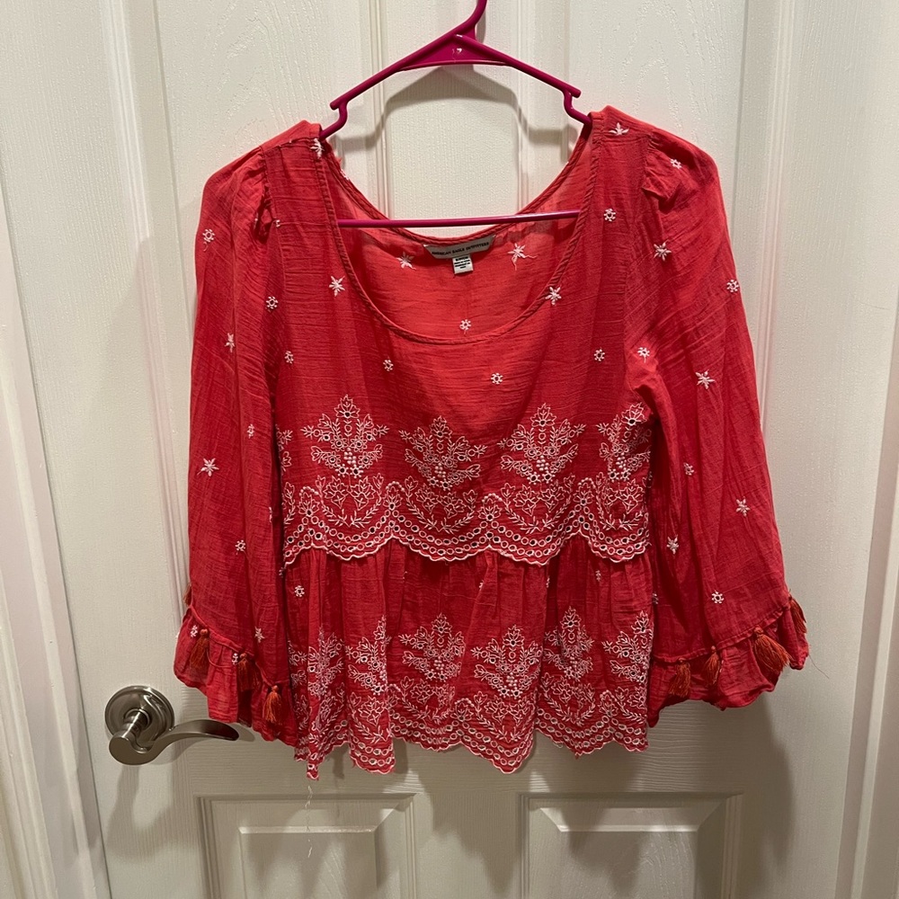 American Eagle Red Quarter Sleeve Top